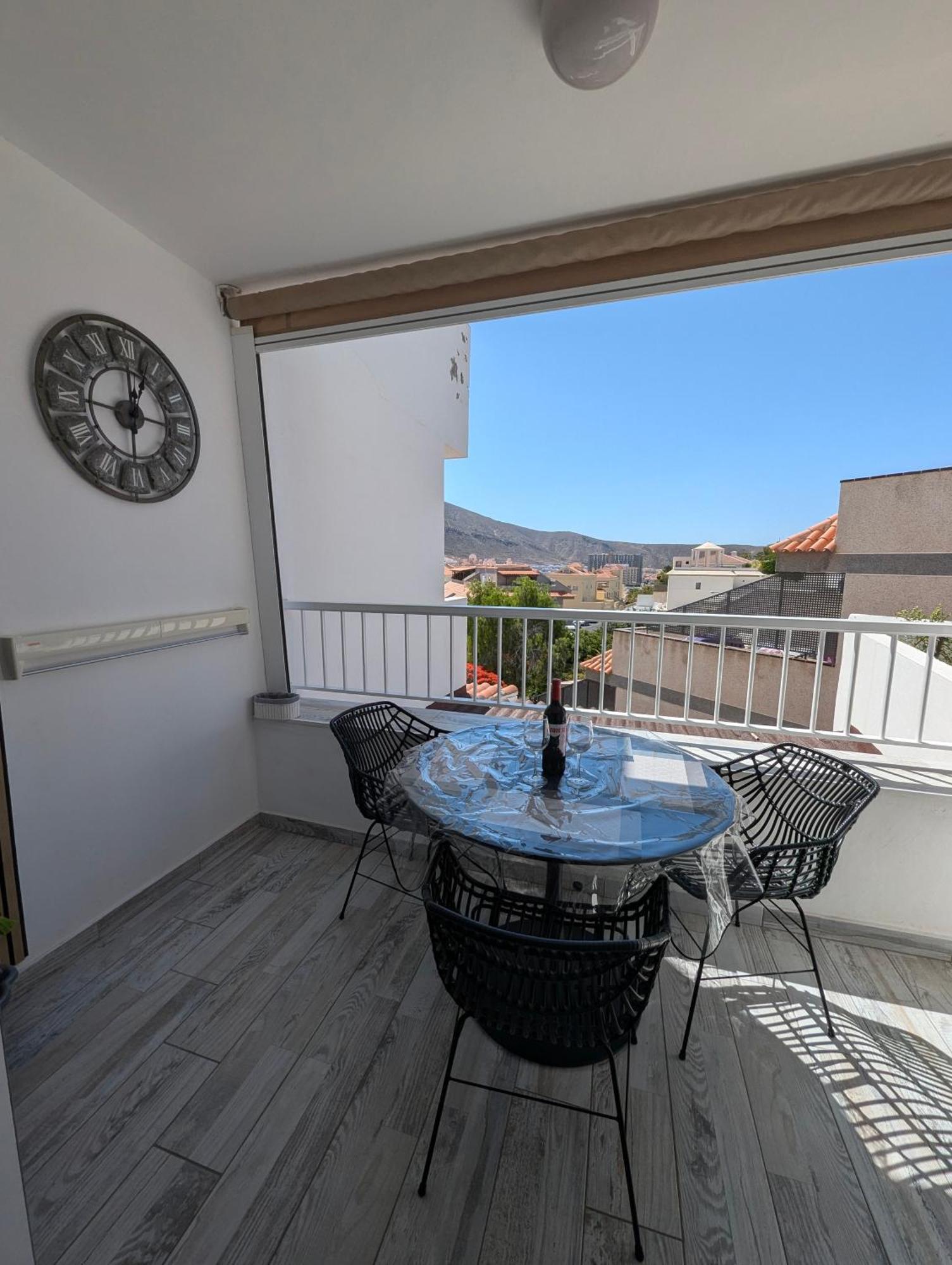 Cozy Apartment In Los Cristianos Guincho  エクステリア 写真