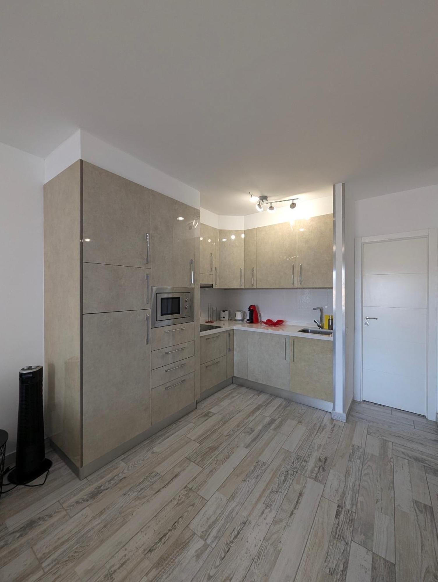 Cozy Apartment In Los Cristianos Guincho  エクステリア 写真