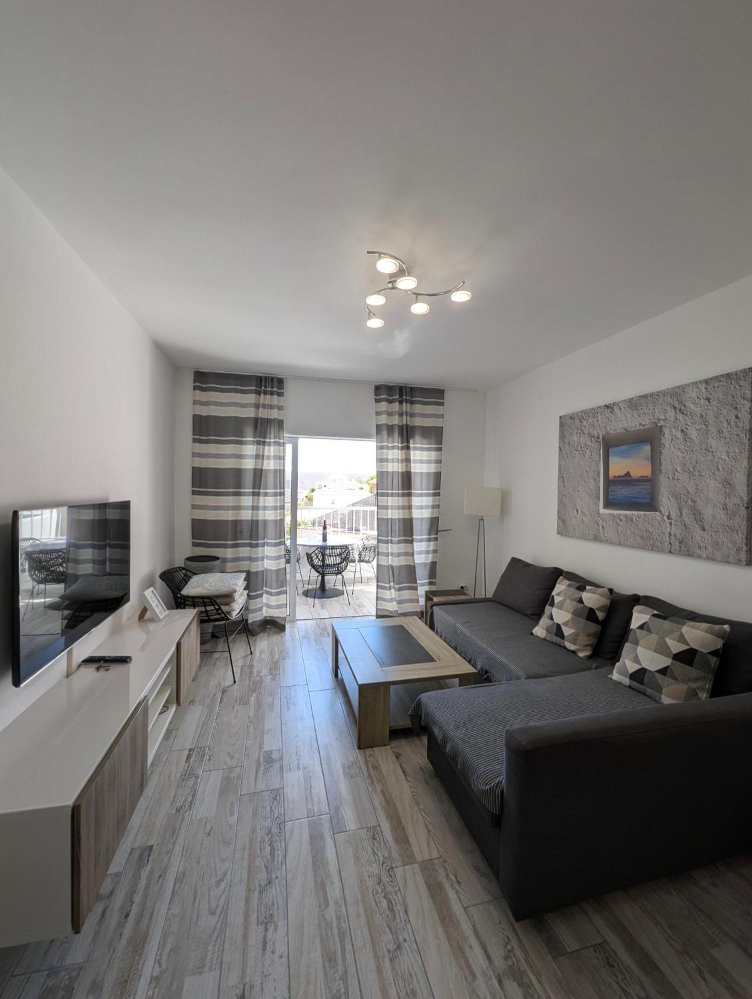 Cozy Apartment In Los Cristianos Guincho  エクステリア 写真